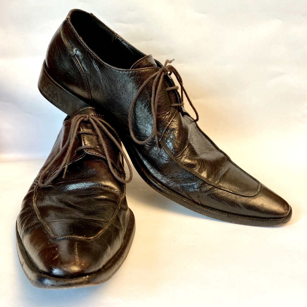 Kenneth Cole Men’s dark brown oxfords